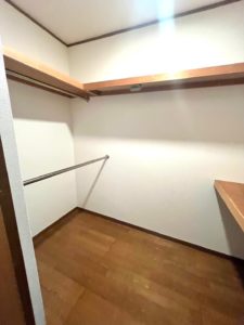 非常に広い収納室